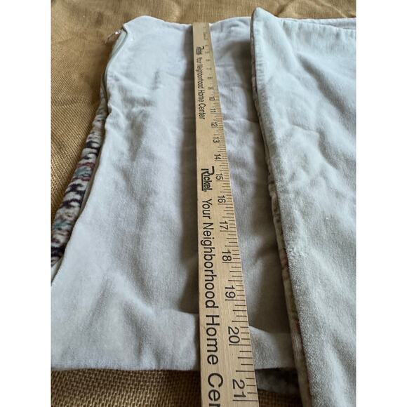 Pottery Barn Basilia Velvet Pillow Covers Cotton Velvet set 2, rug style 24”,20” - Picture 8 of 10